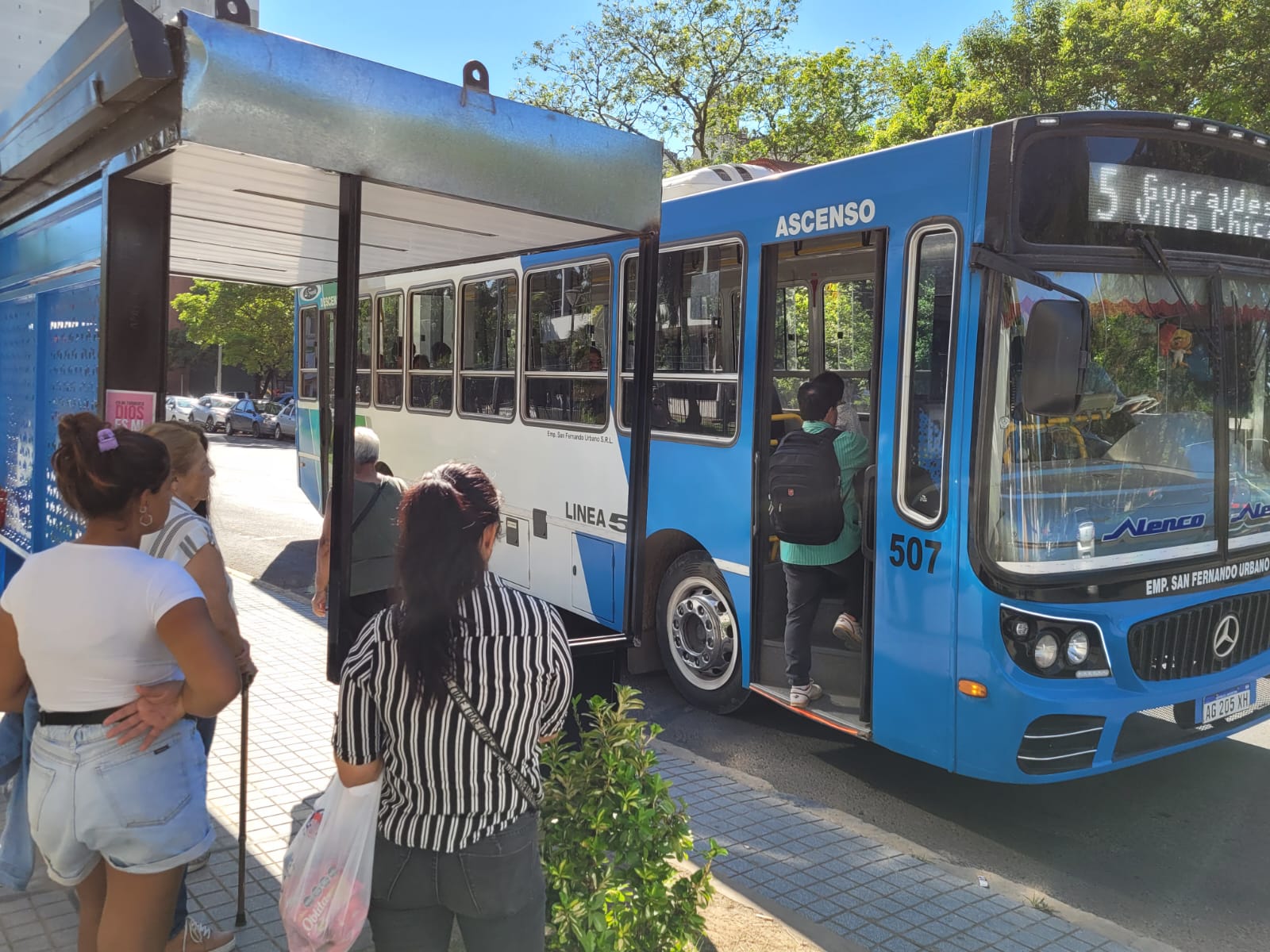 Colectivos se levant el paro y rigen nuevas tarifas en el Gran